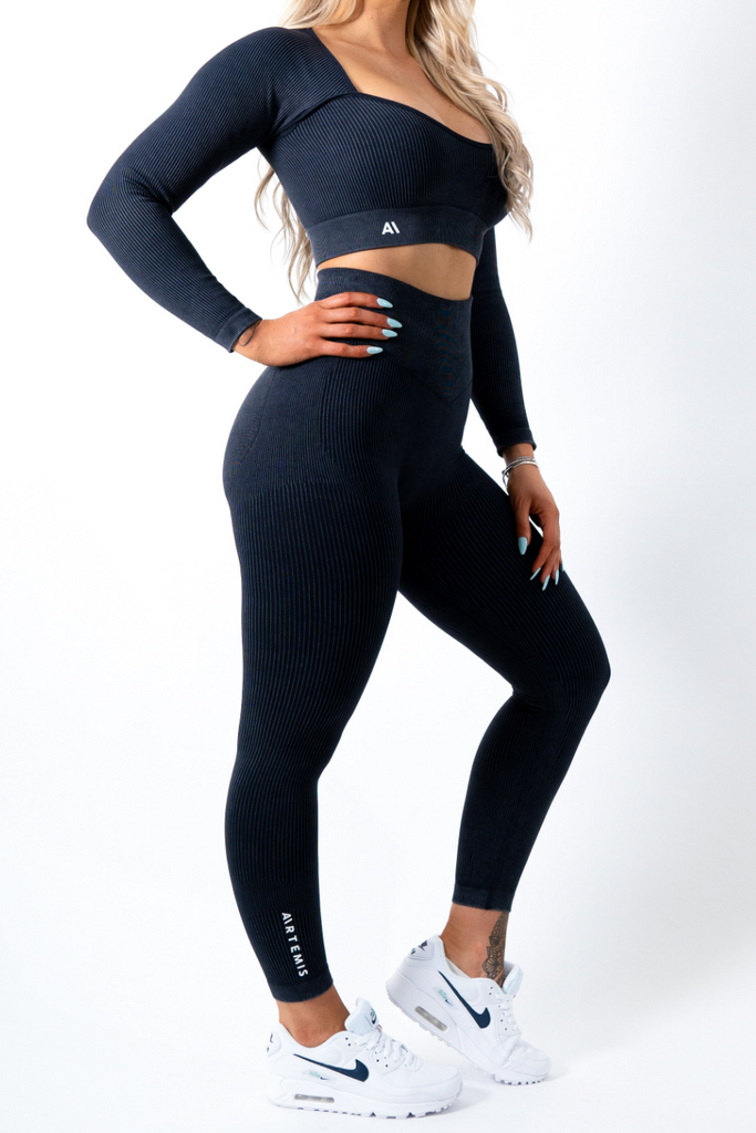 Ruby Rib Long Sleeve Crop Top Black - Artemis Active